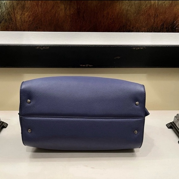 Tod's Blue Leather Tote/Satchel. Exceptional Condition. - Picture 7 of 16